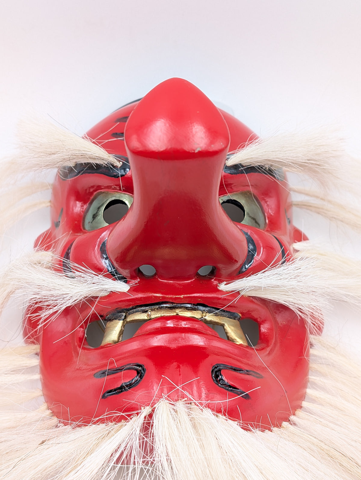 Maschera in legno Tengu